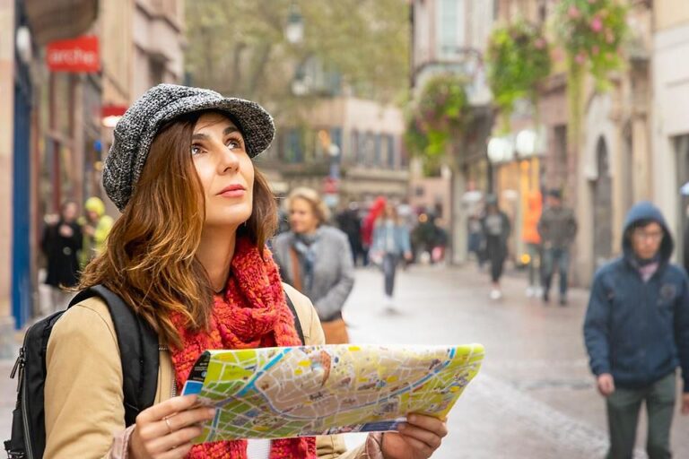 Solo Travel Tips: 6 Best Tips for Women Traveling Alone | Safety