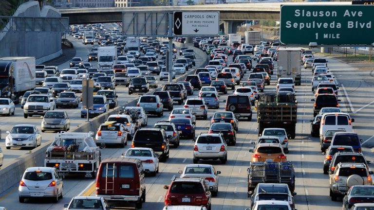 July 4 holiday travel: Worst times to hit the road, top destinations, gas prices
