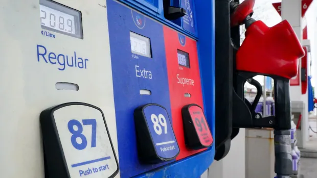 Record gas prices making travel and tourism ‘very unaffordable’ in Ontario, experts warn