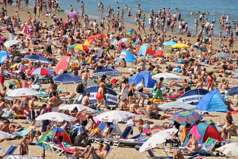 Tips to avoid crowds during summer travel