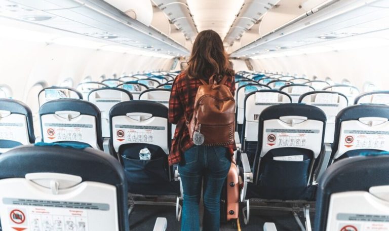 Hand luggage hacks and tips: Passengers should ‘be the first on the plane’ | Travel News | Travel