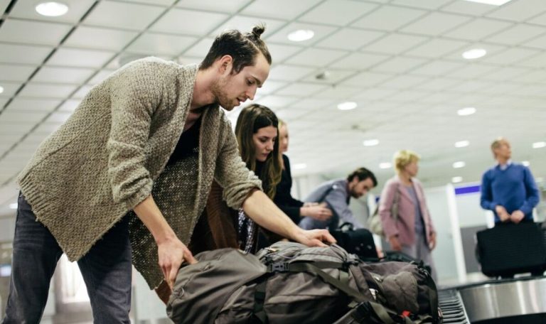 World traveller shares essential luggage tip after she loses her bag | Travel News | Travel