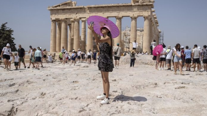 Greece: Warning issued to tourists as 'high temperatures will be more and more frequent'