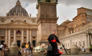 Where to see the white smoke: What to know about visiting Rome for the conclave