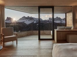 11 Best Ski Lodges & Resorts to Stay at Across the World 11 Best Ski Lodges & Resorts to Stay at Around the World