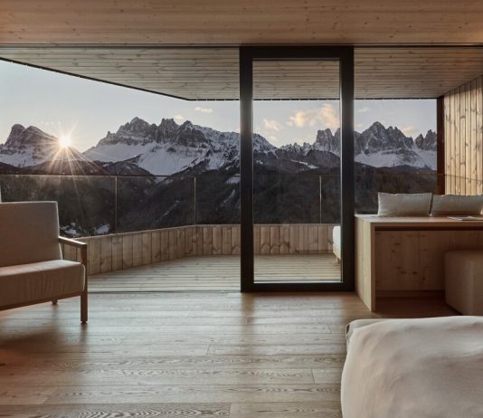 11 Best Ski Lodges & Resorts to Stay at Around the World