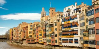 165,000 digital nomads have left the UK: Which countries are they moving to? 165,000 digital nomads have left the UK: Which countries are they moving to?