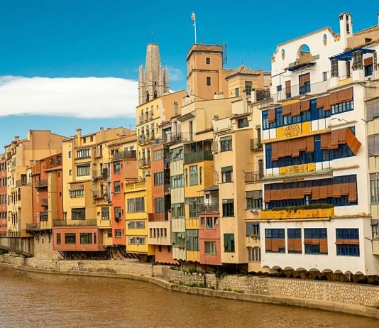 165,000 digital nomads have left the UK: Which countries are they moving to? 165,000 digital nomads have left the UK: Which countries are they moving to?