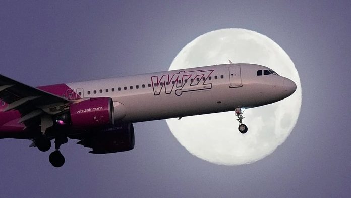 Wizz Air announces Starlink wifi deal as other budget rivals hold back